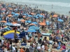 Early morning crowds at the US Open of Surfing