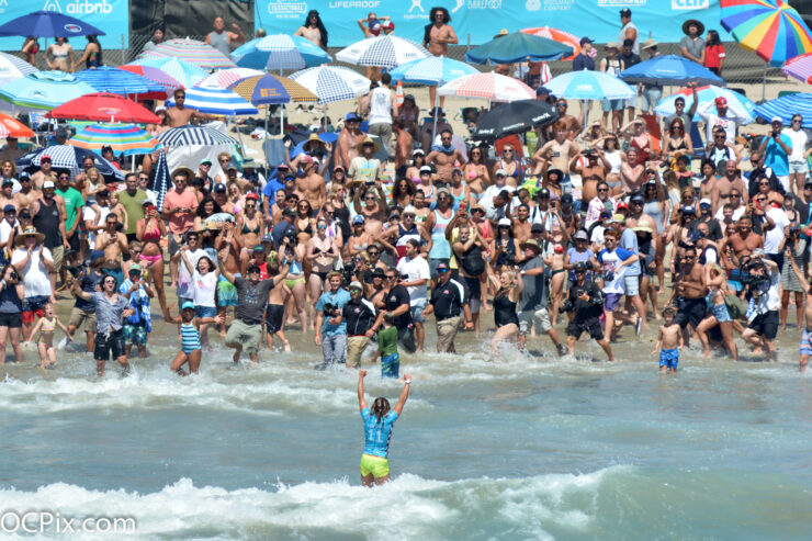 Courtney-Conlogue-at-the-2018-US-Open-of-Surfing